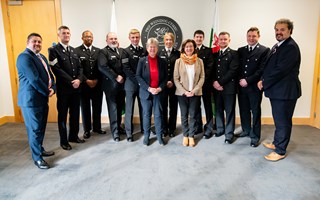 Bravery of police officers recognised by Welsh First Minister