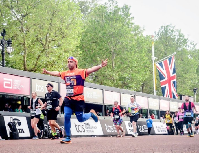 Adhnan finishes the marathon